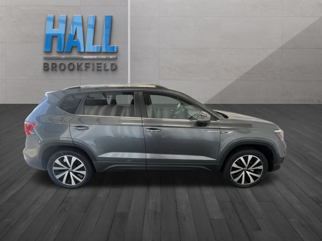 2022 Volkswagen Taos SE photo 6