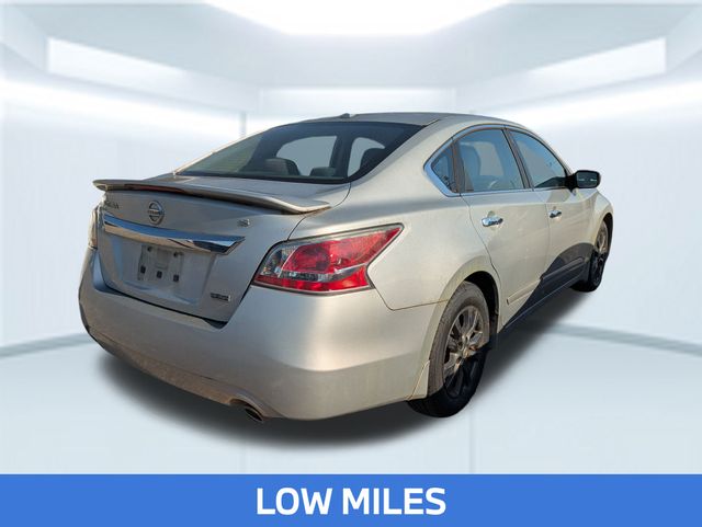 2015 Nissan Altima 2.5 S photo 4