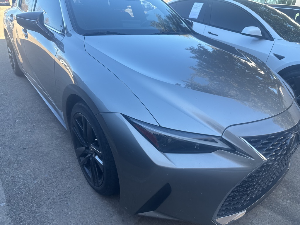 2021 Lexus IS 300's photo