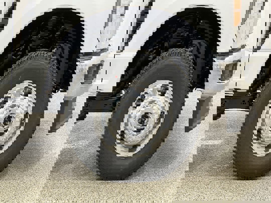 New 2025 OXFORD WHITE Ford XL image 10