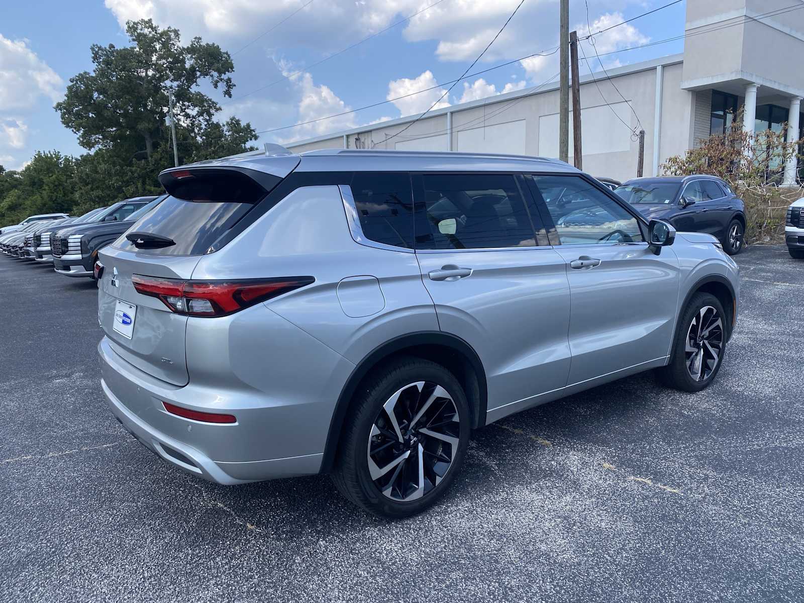 2024 Mitsubishi Outlander SEL photo 4