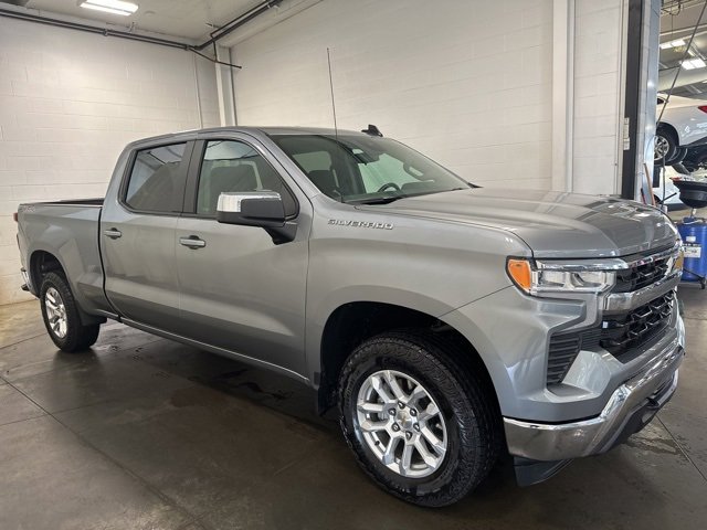 2025 Chevrolet Silverado 1500 LT photo 3