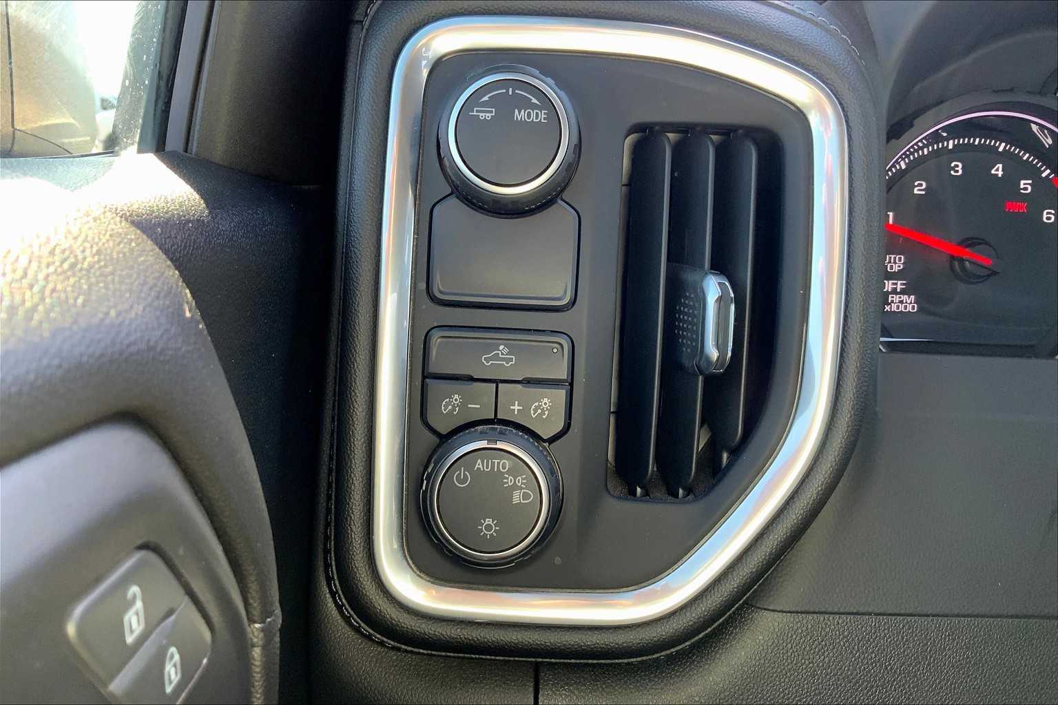 2021 Chevrolet Silverado 1500 LT photo 30