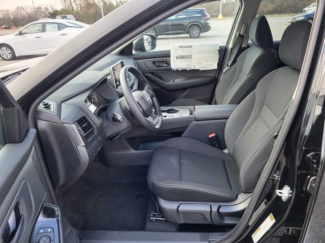 2025 Nissan Rogue S photo 11