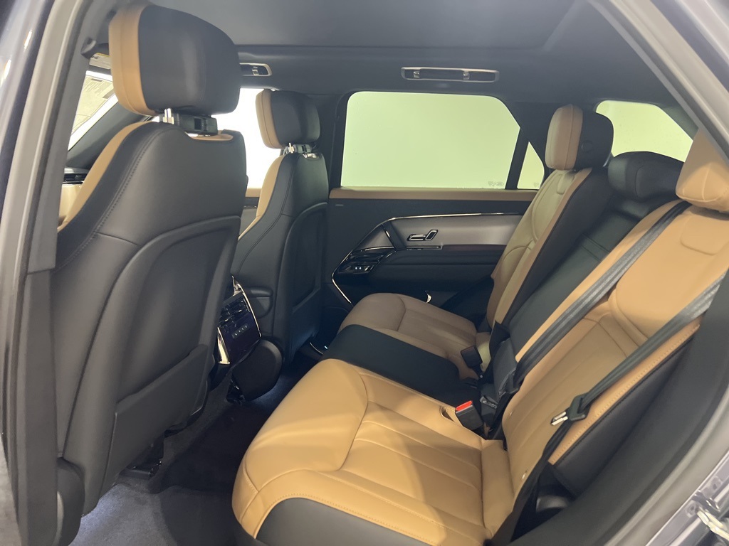 2025 Land Rover Range Rover Sport SE photo 19