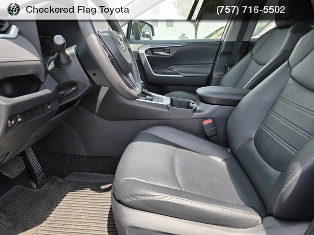 2024 Toyota RAV4 Hybrid XLE Premium photo 6