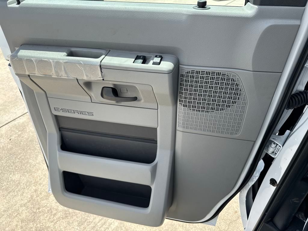 2026 Ford E-450 photo 14