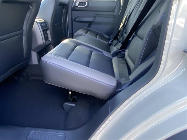 2025 Ford Bronco Outer Banks photo 9