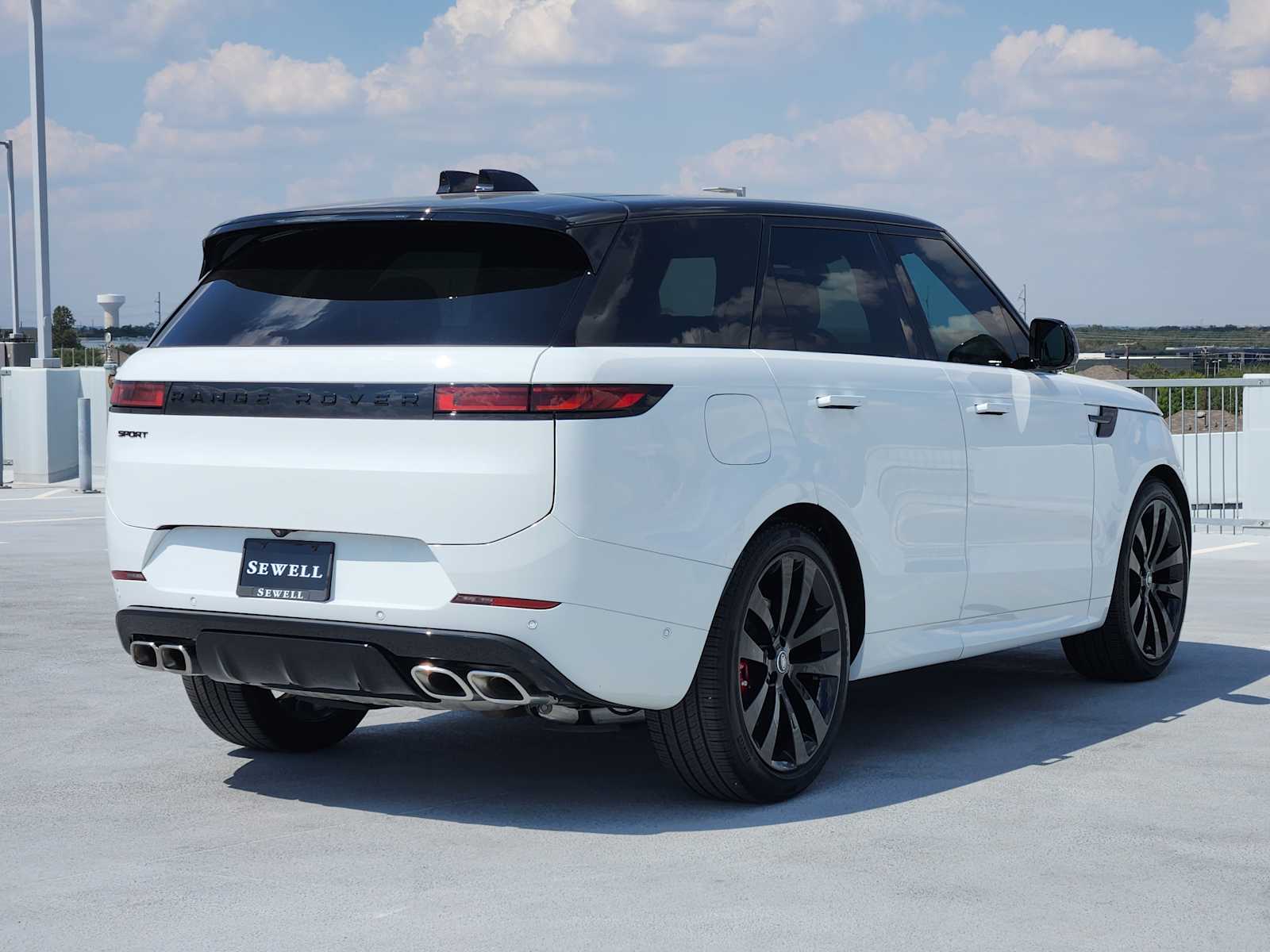 2025 Land Rover Range Rover Sport SE photo 3