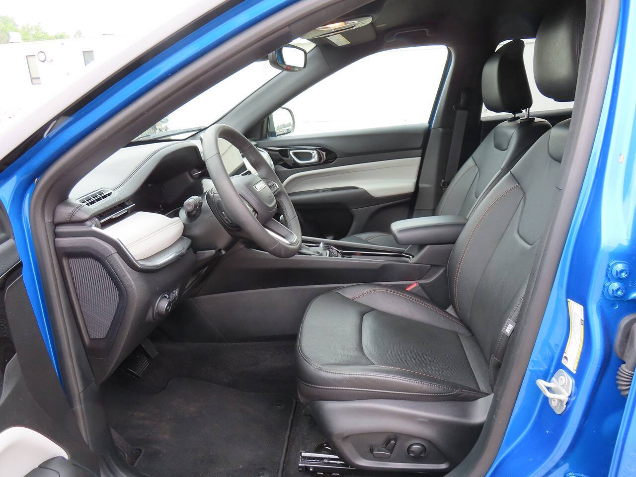 2024 Jeep Compass Limited photo 10
