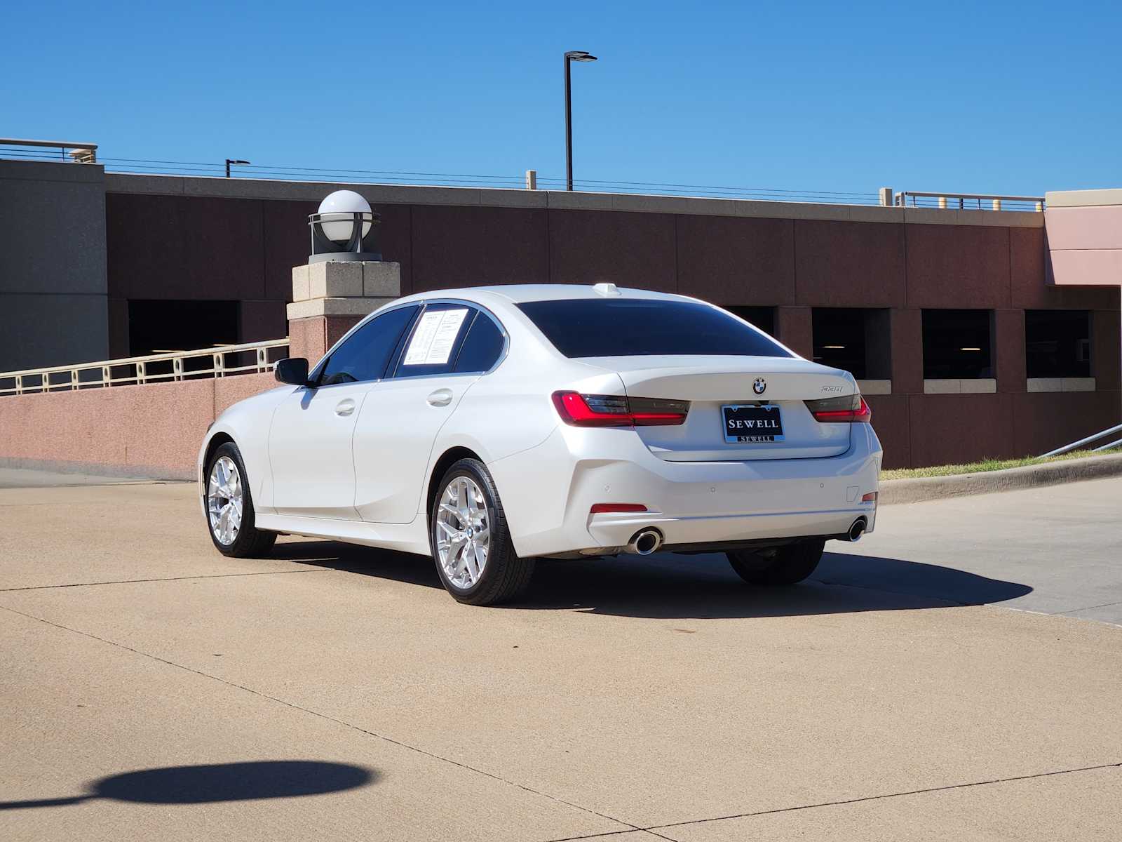 2025 Bmw 330i photo 3