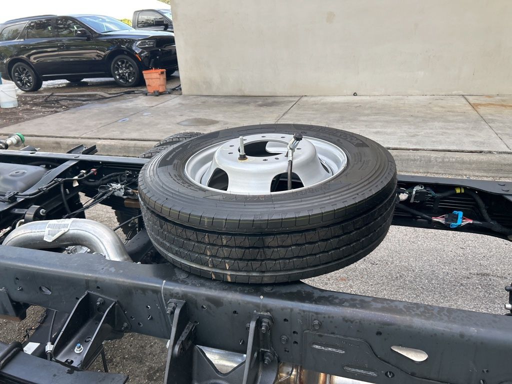 2025 Ram 4500 Tradesman photo 29