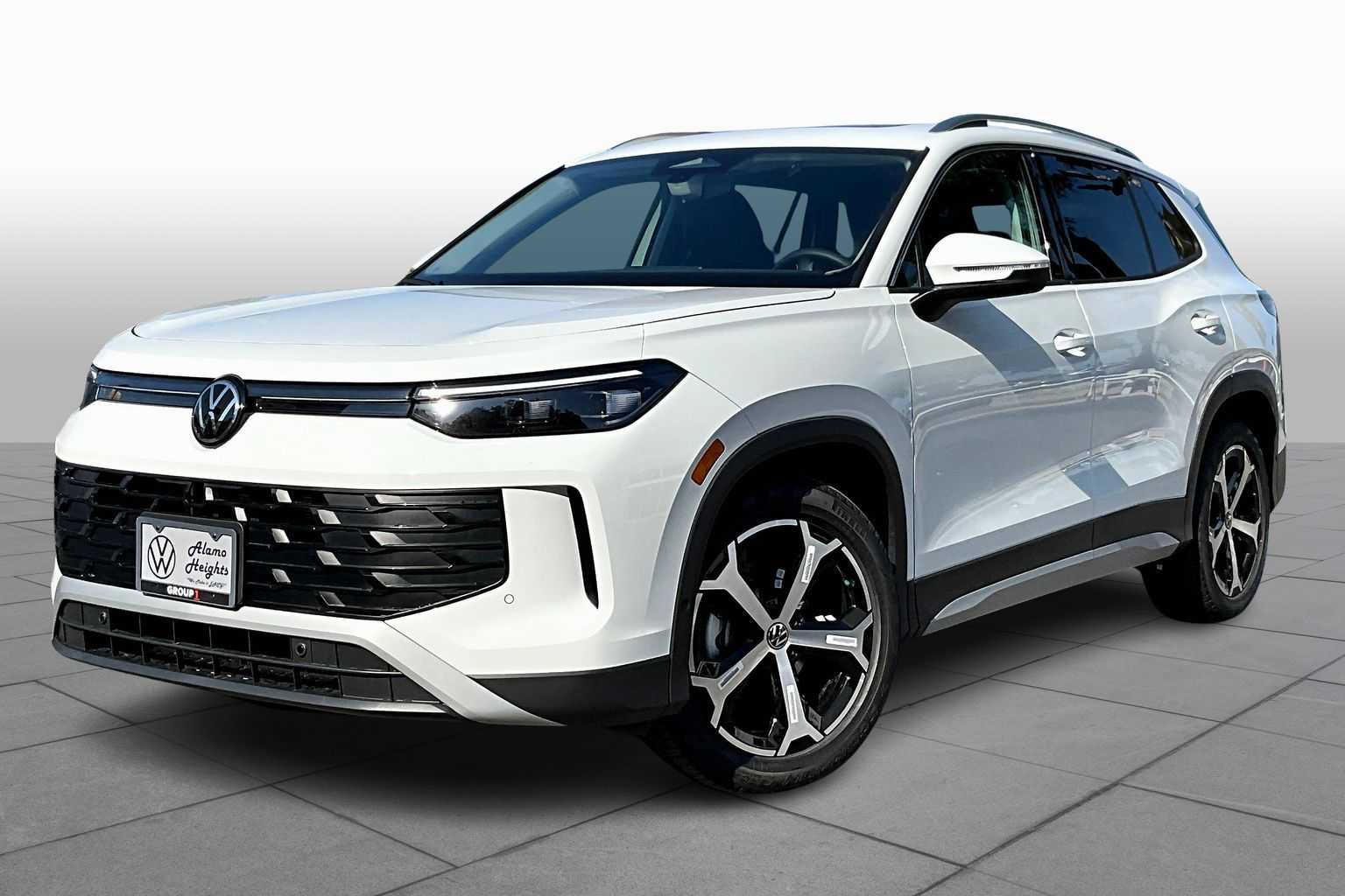 2026 Volkswagen Tiguan SE's photo