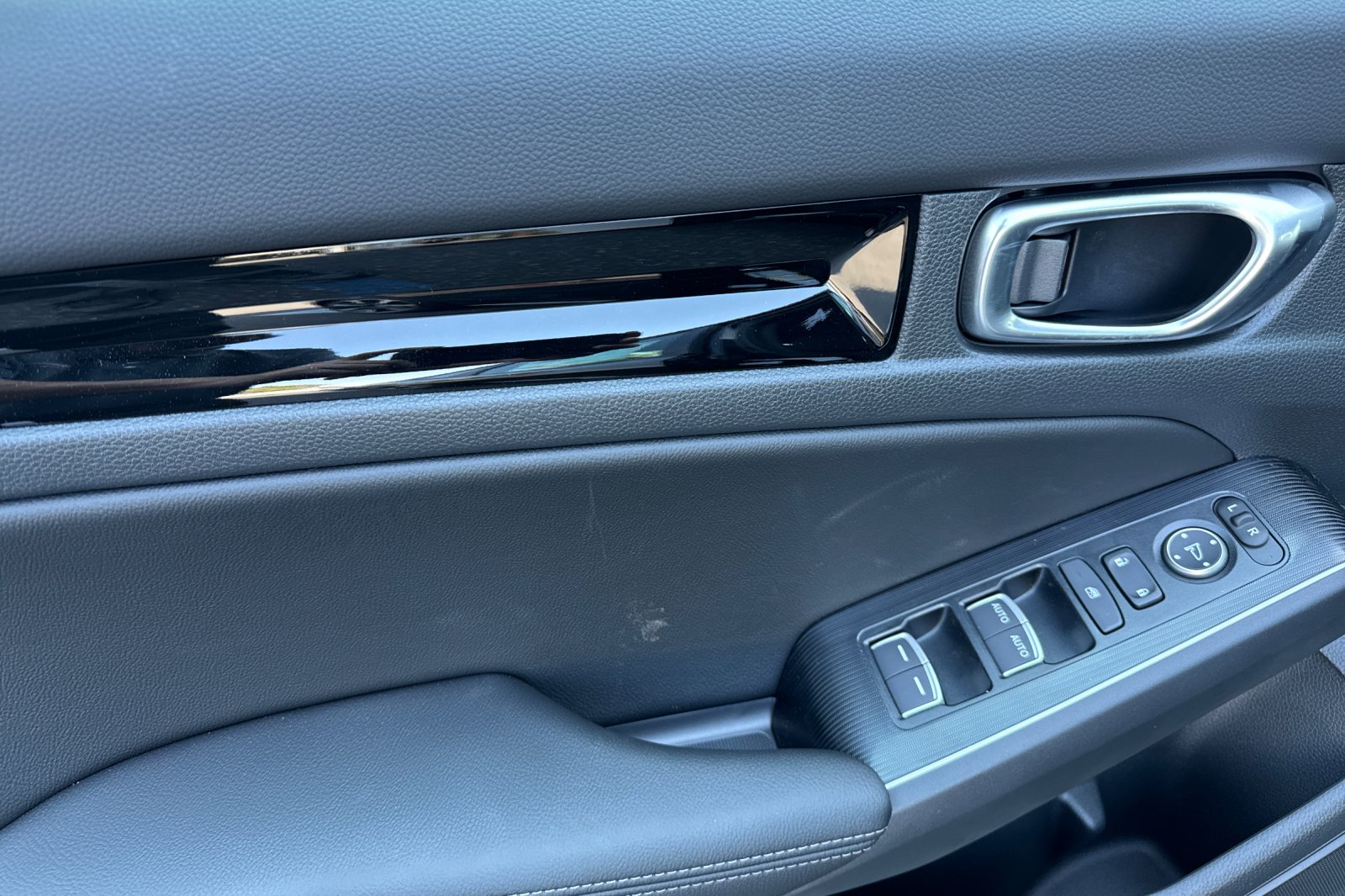 2026 Honda Civic Hybrid Sport Touring photo 10