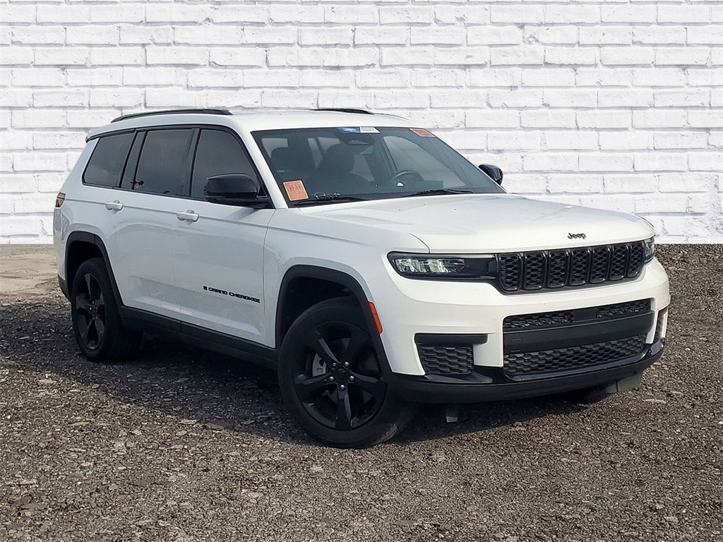 2022 Jeep Grand Cherokee L Altitude's photo