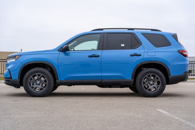 2025 Honda Pilot TrailSport photo 4