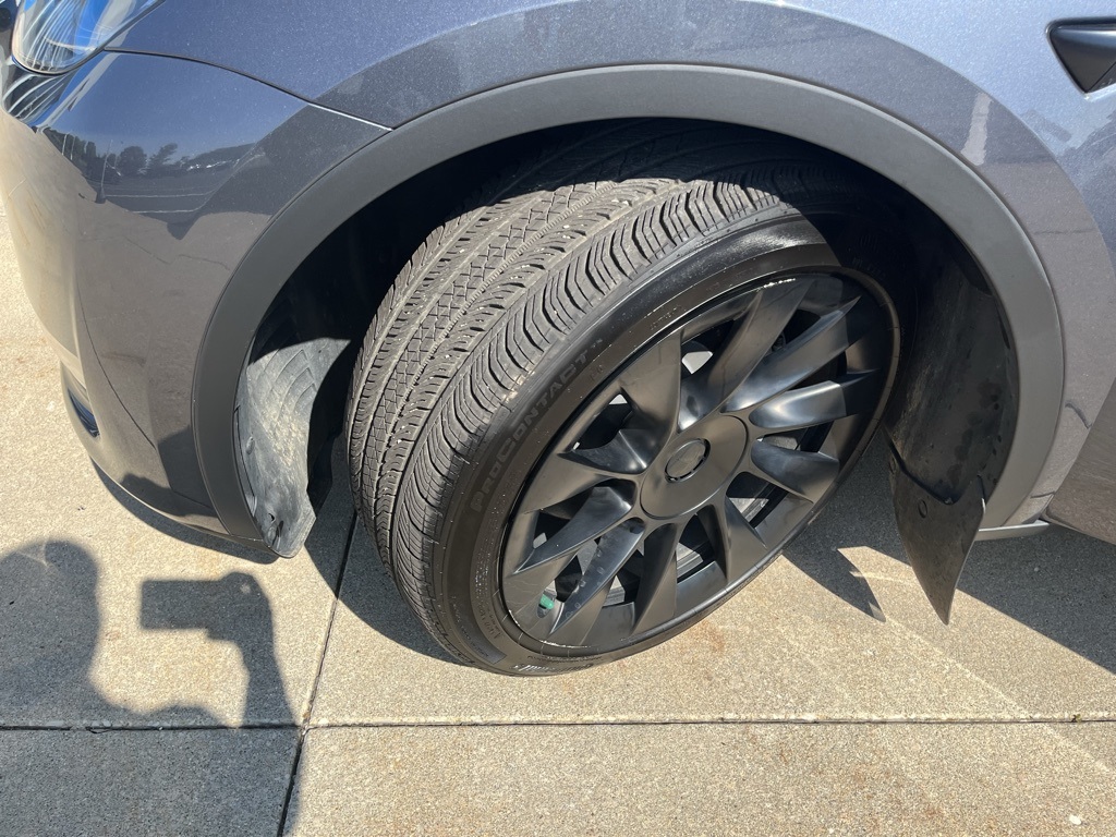 2023 Tesla Model Y Long Range photo 11