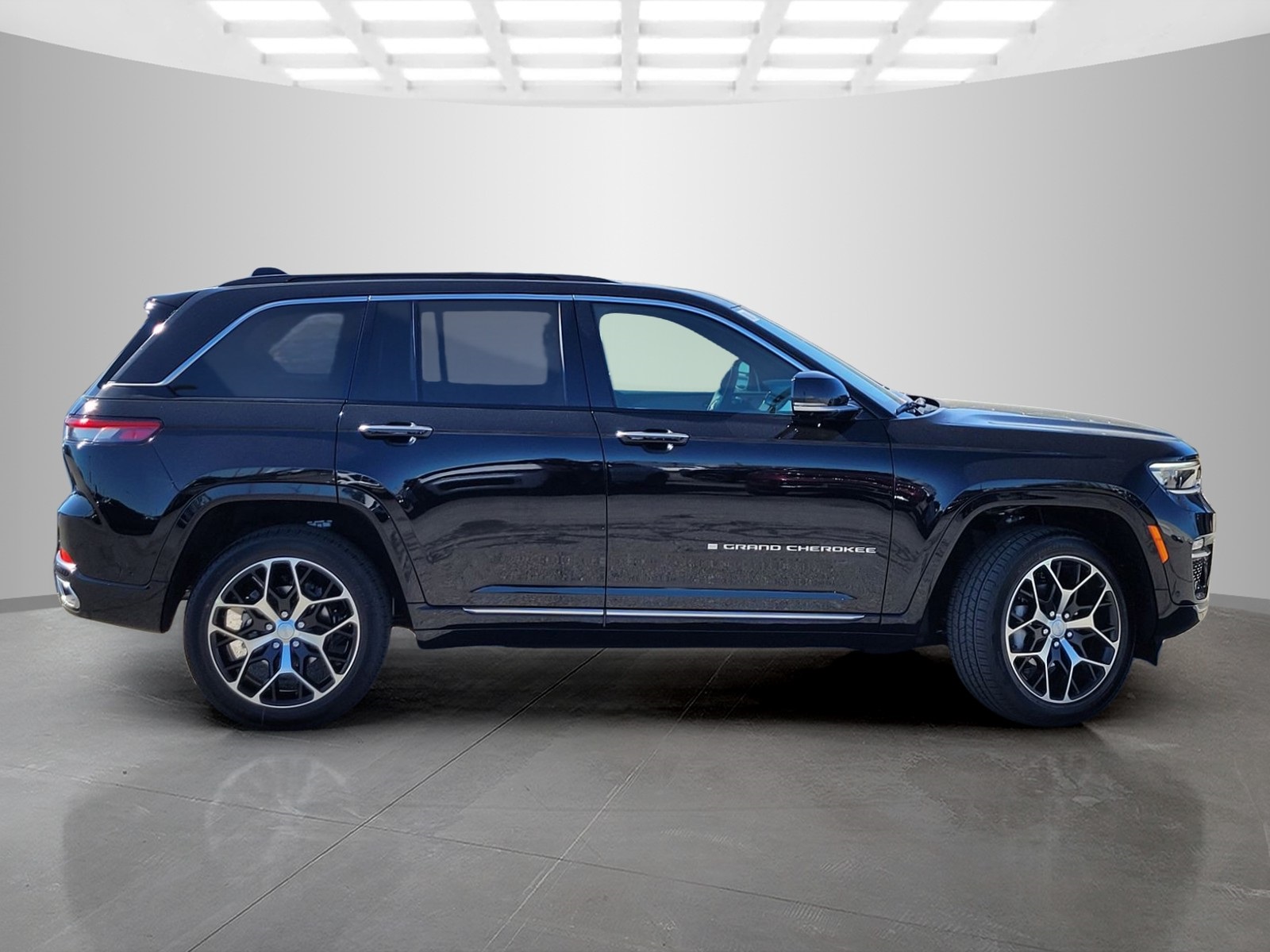 2025 Jeep Grand Cherokee Summit Reserve photo 2