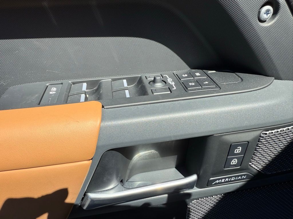 2024 Land Rover Defender 110 X-Dynamic SE photo 20