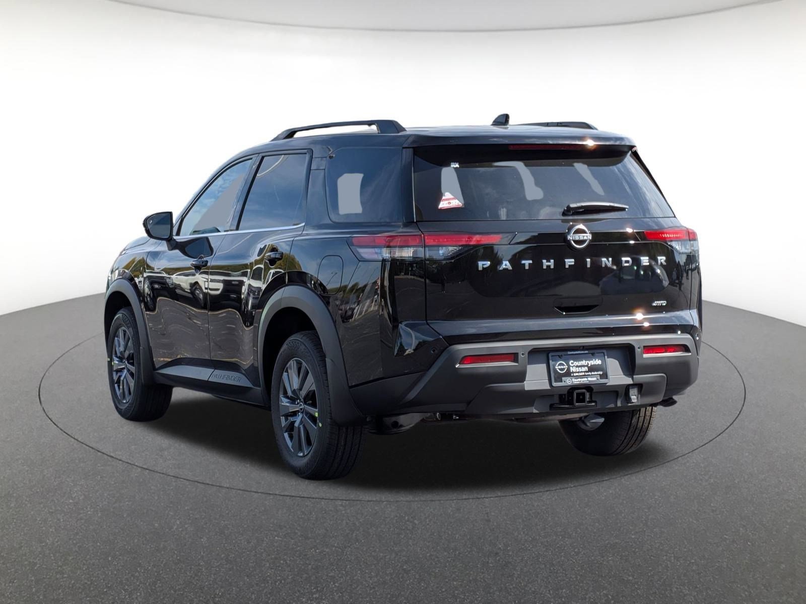 2025 Nissan Pathfinder SV photo 2