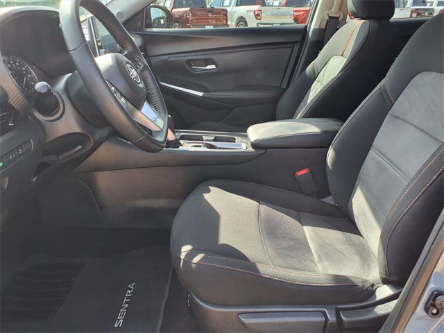 2024 Nissan Sentra SR photo 3