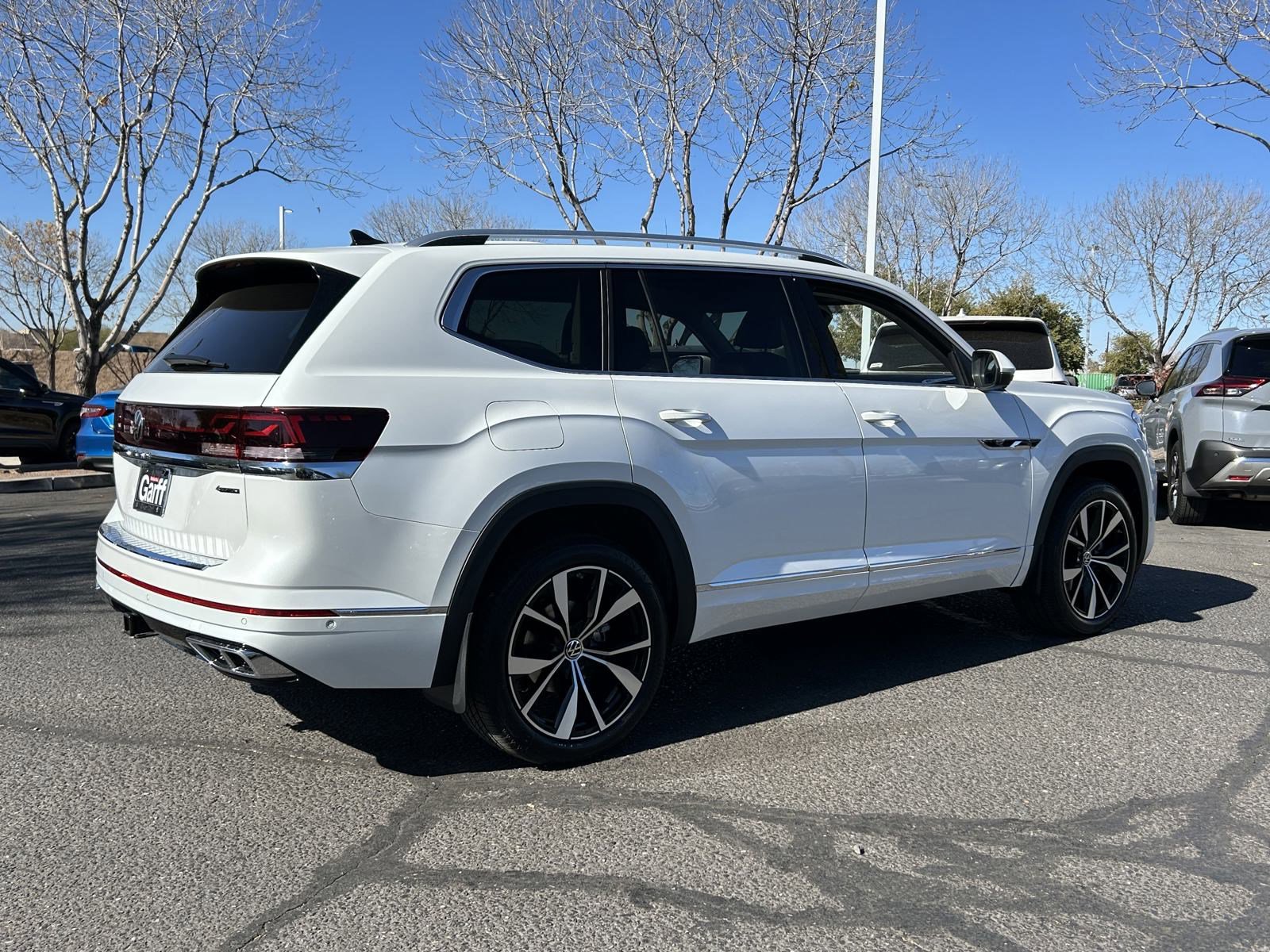 2025 Volkswagen Atlas SEL Premium R-Line photo 3