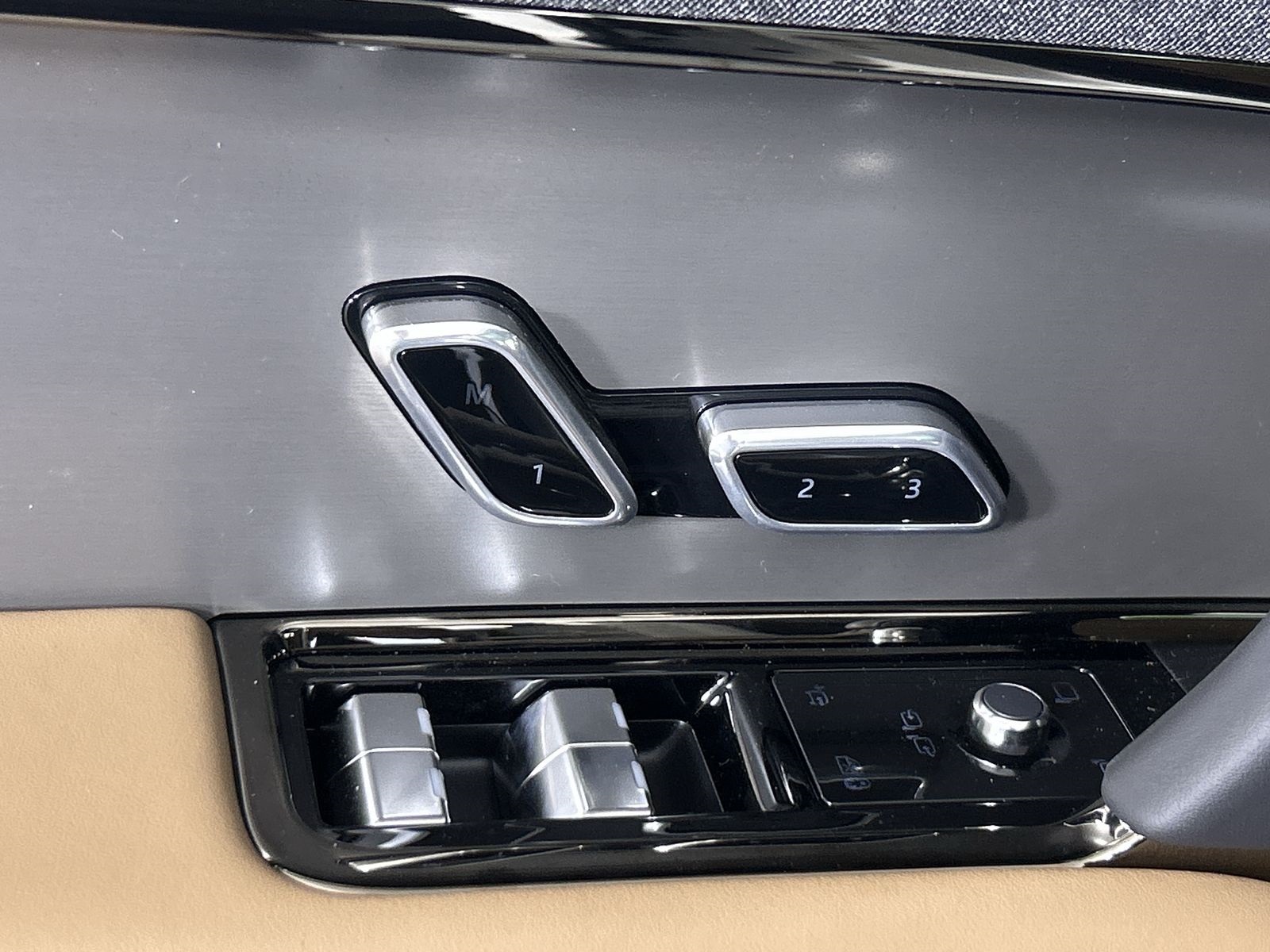 2025 Land Rover Range Rover Sport SE photo 22