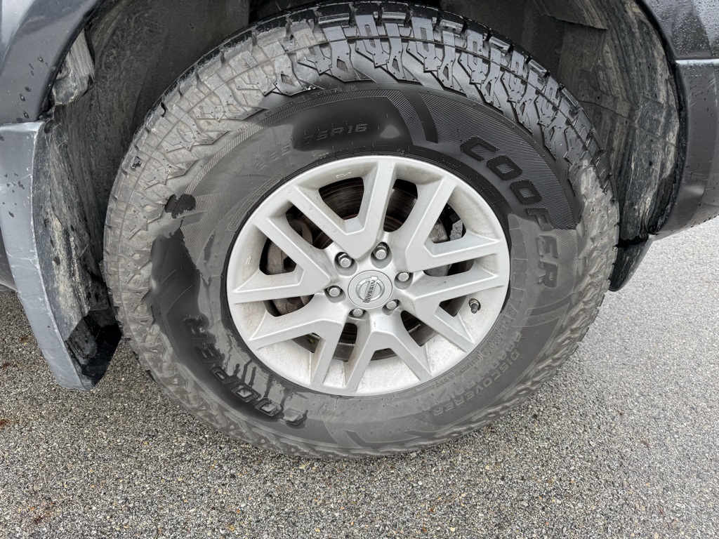 2017 Nissan Frontier SV photo 11