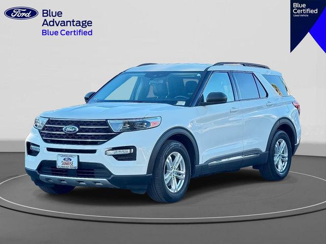 2022 Ford Explorer XLT's photo