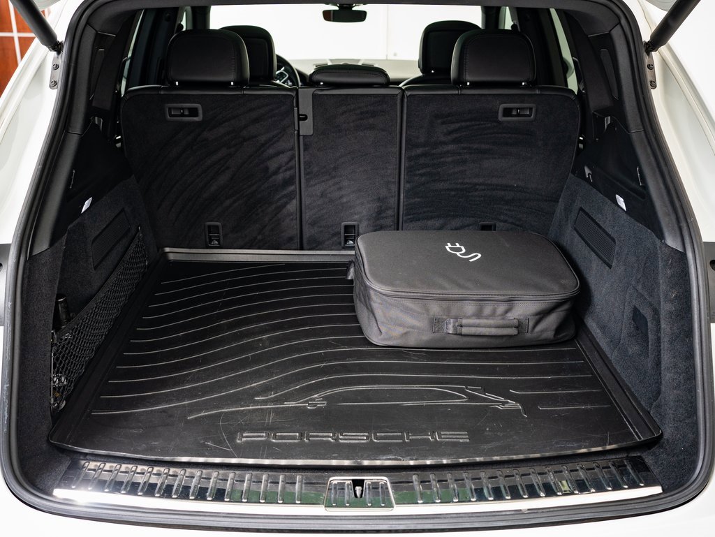2021 Porsche Cayenne E-Hybrid photo 18