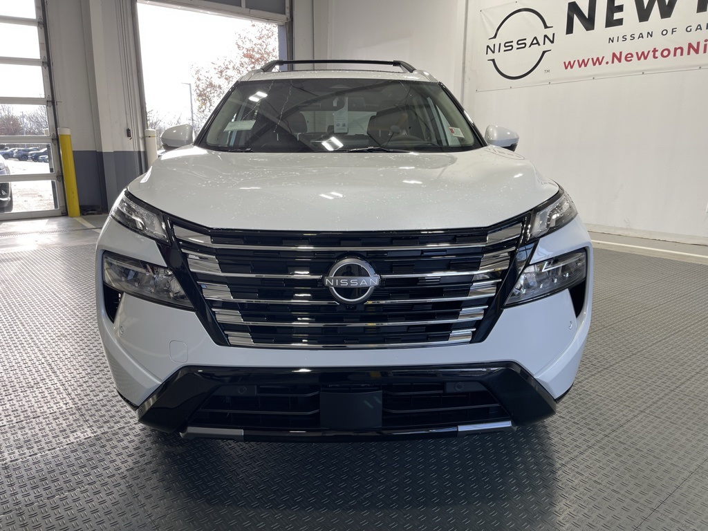 2026 Nissan Rogue Platinum photo 2