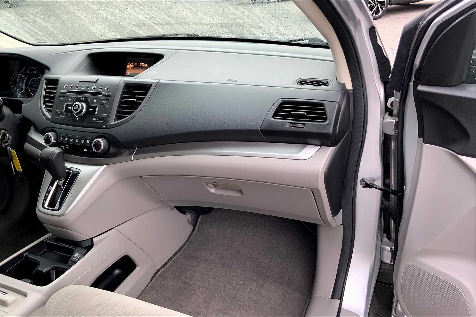 2014 Honda CR-V LX photo 17