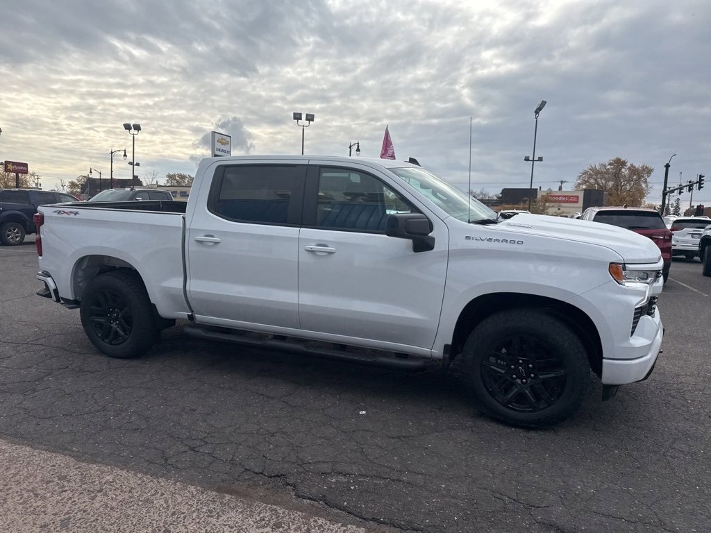 2026 Chevrolet Silverado 1500 RST photo 4