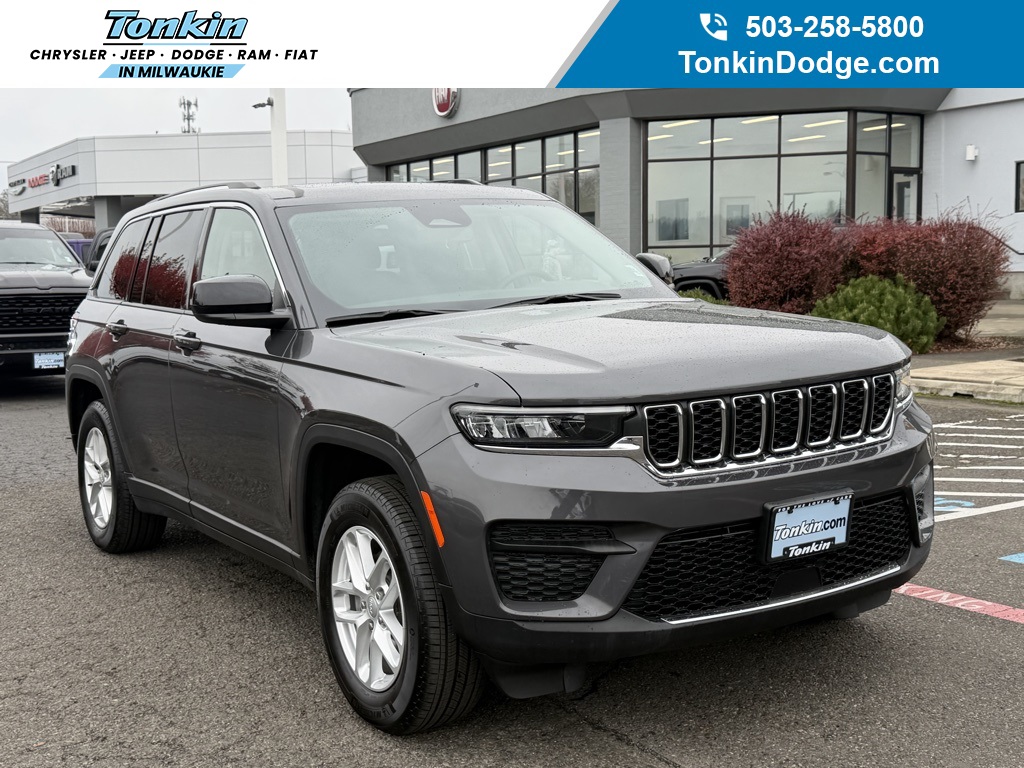 2024 Jeep Grand Cherokee Laredo's photo