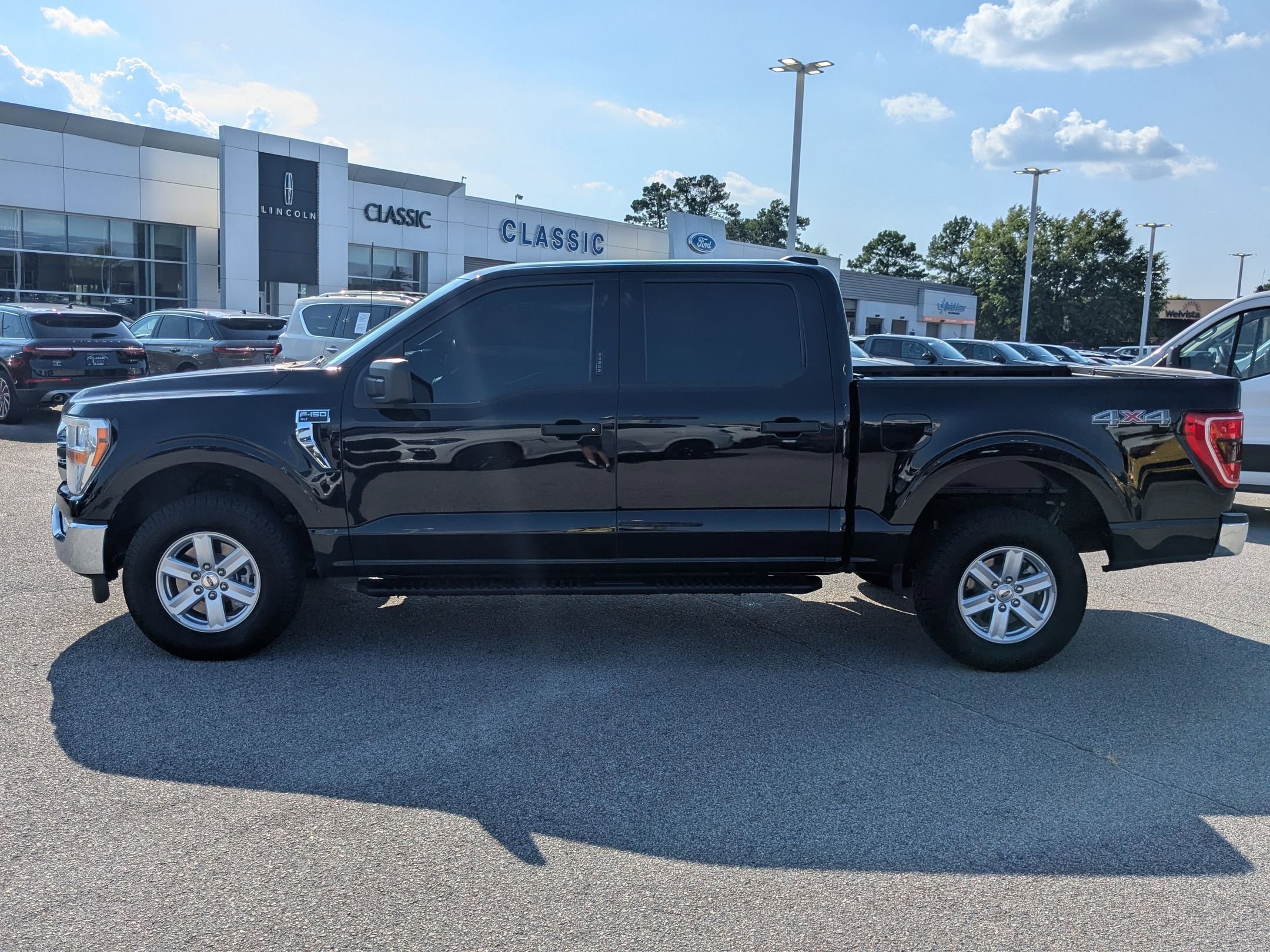 2022 Ford F-150 XLT photo 8