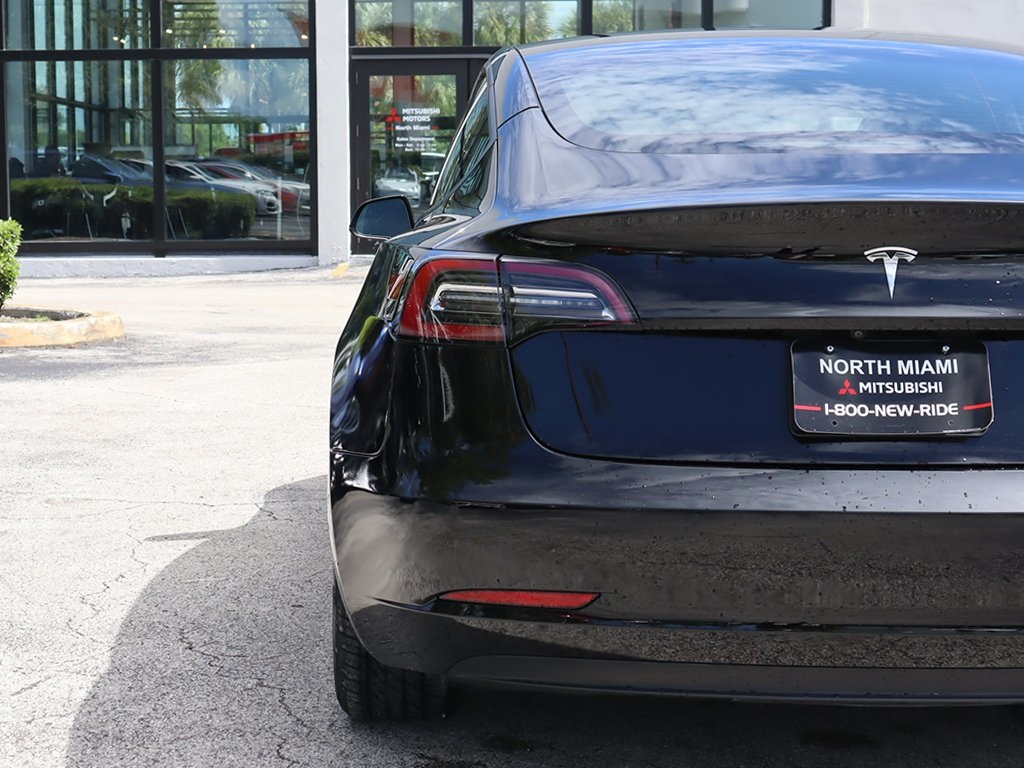 2021 Tesla Model 3 Standard Range Plus photo 11