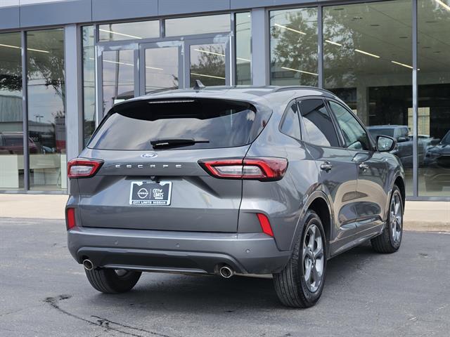 2024 Ford Escape ST-Line photo 4