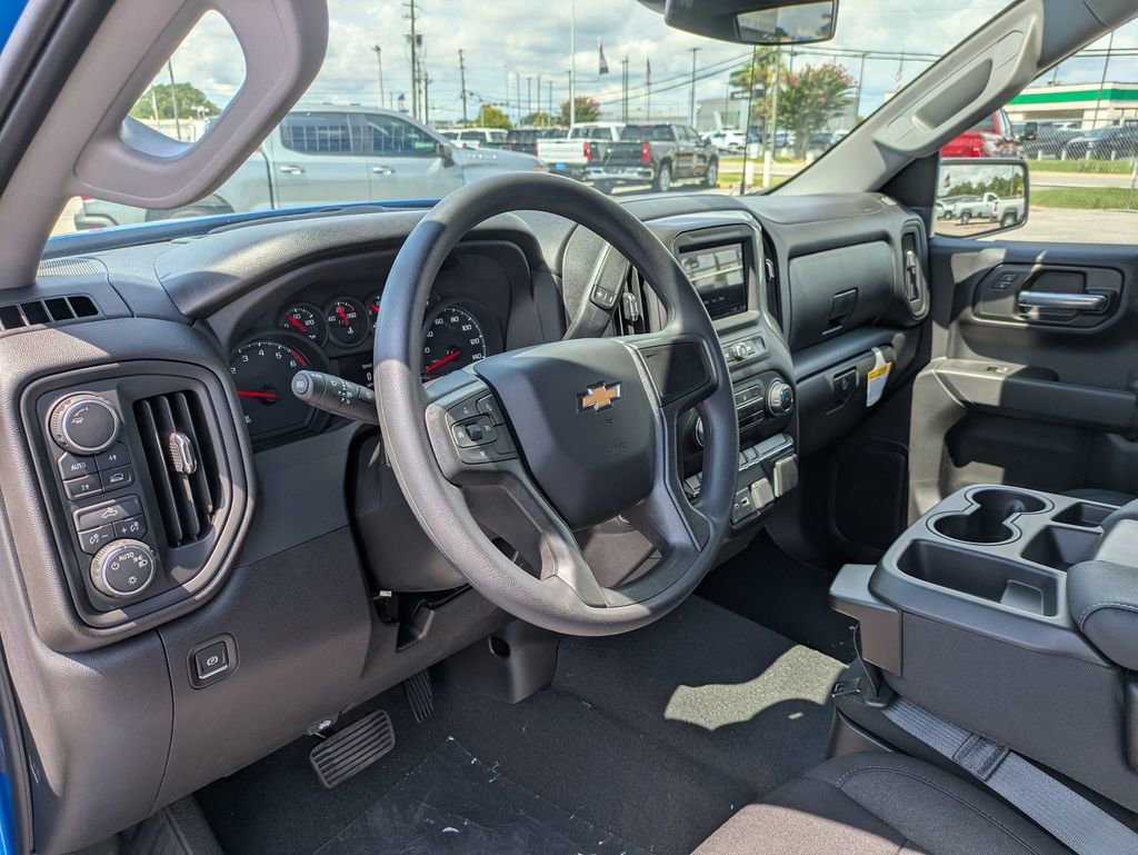 2025 Chevrolet Silverado 1500 Custom photo 10