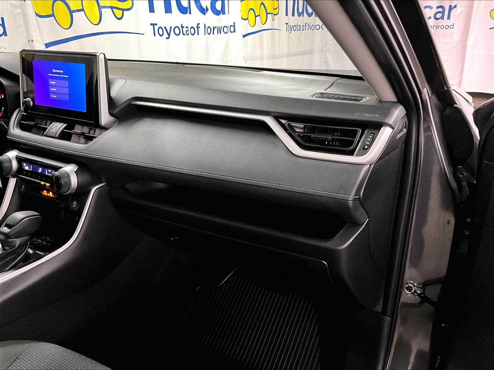 2024 Toyota RAV4 LE photo 11