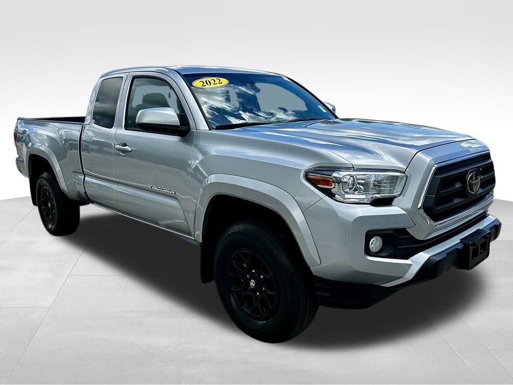 2022 Toyota Tacoma SR5 photo 2