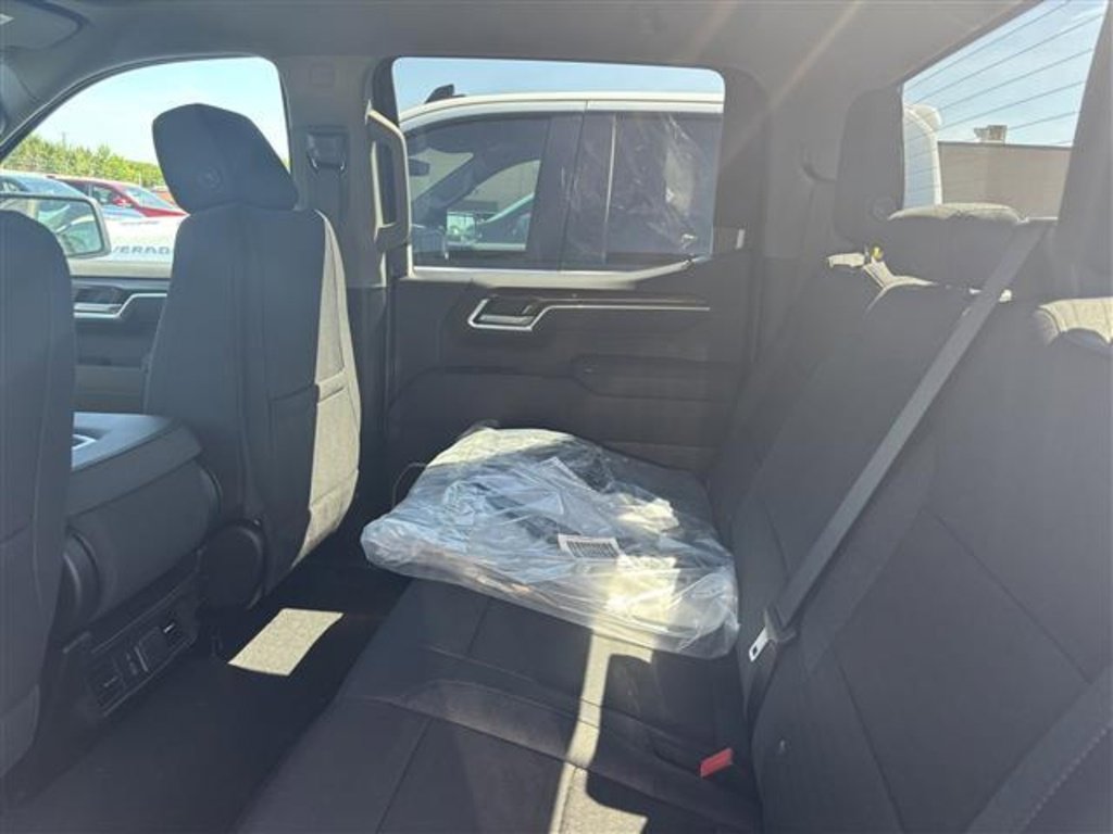 2026 Chevrolet Silverado 1500 LT photo 2