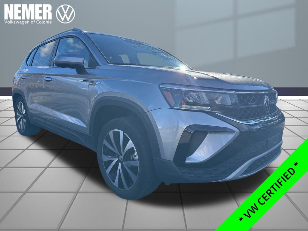 2023 Volkswagen Taos SE photo 3