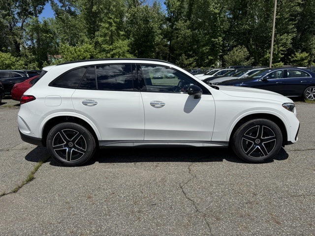 2025 Mercedes Benz GLC 300 4MATIC photo 2