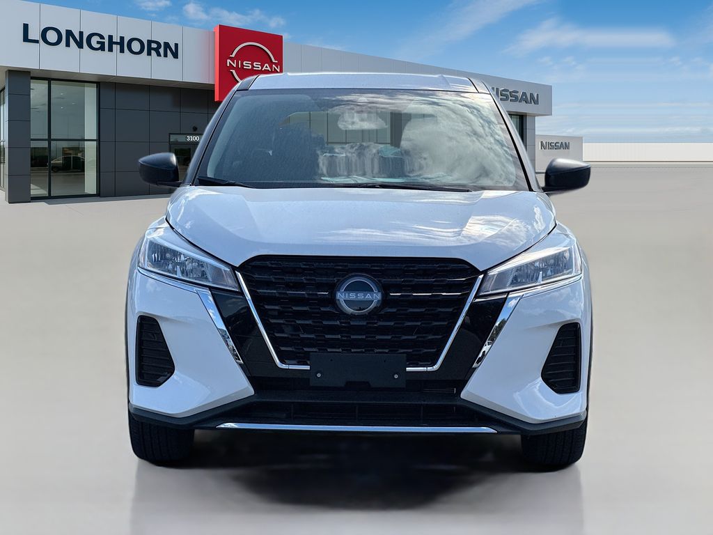 2025 Nissan Kicks Play S photo 2