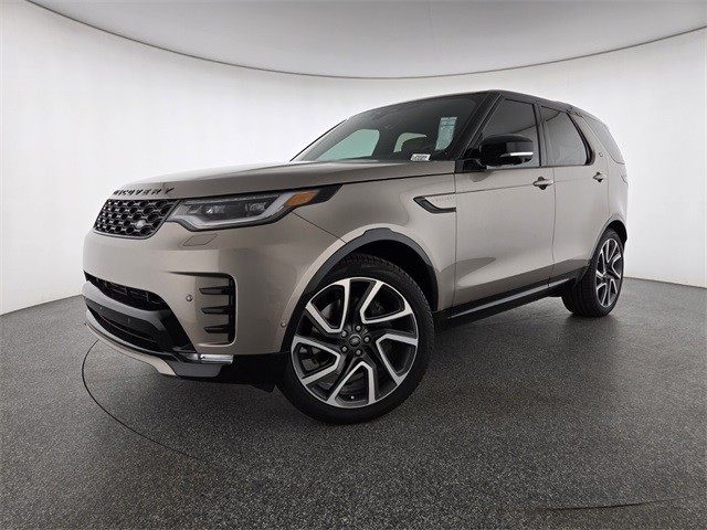 2025 Land Rover Discovery Dynamic SE's photo