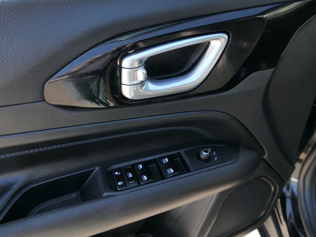 2025 Jeep Compass Latitude photo 7