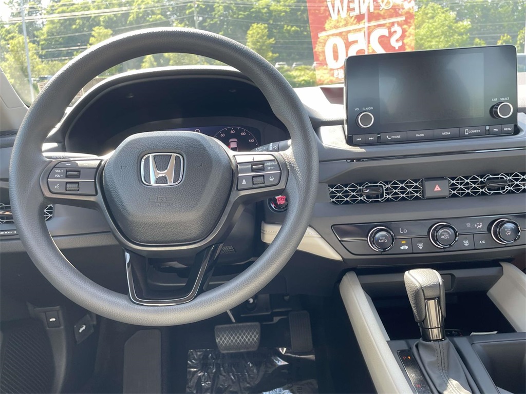 2025 Honda Accord LX photo 14