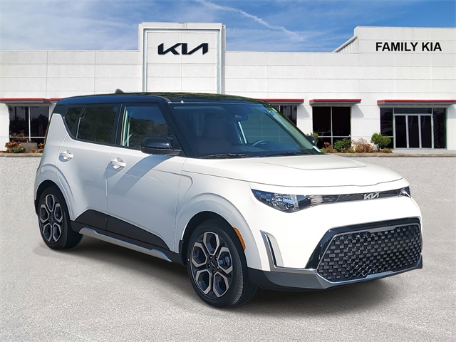2025 Kia Soul EX's photo