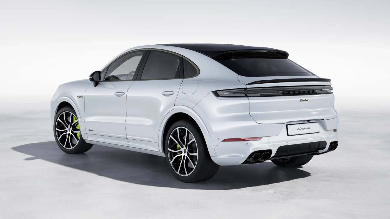 2025 Porsche Cayenne Turbo E-Hybrid photo 2