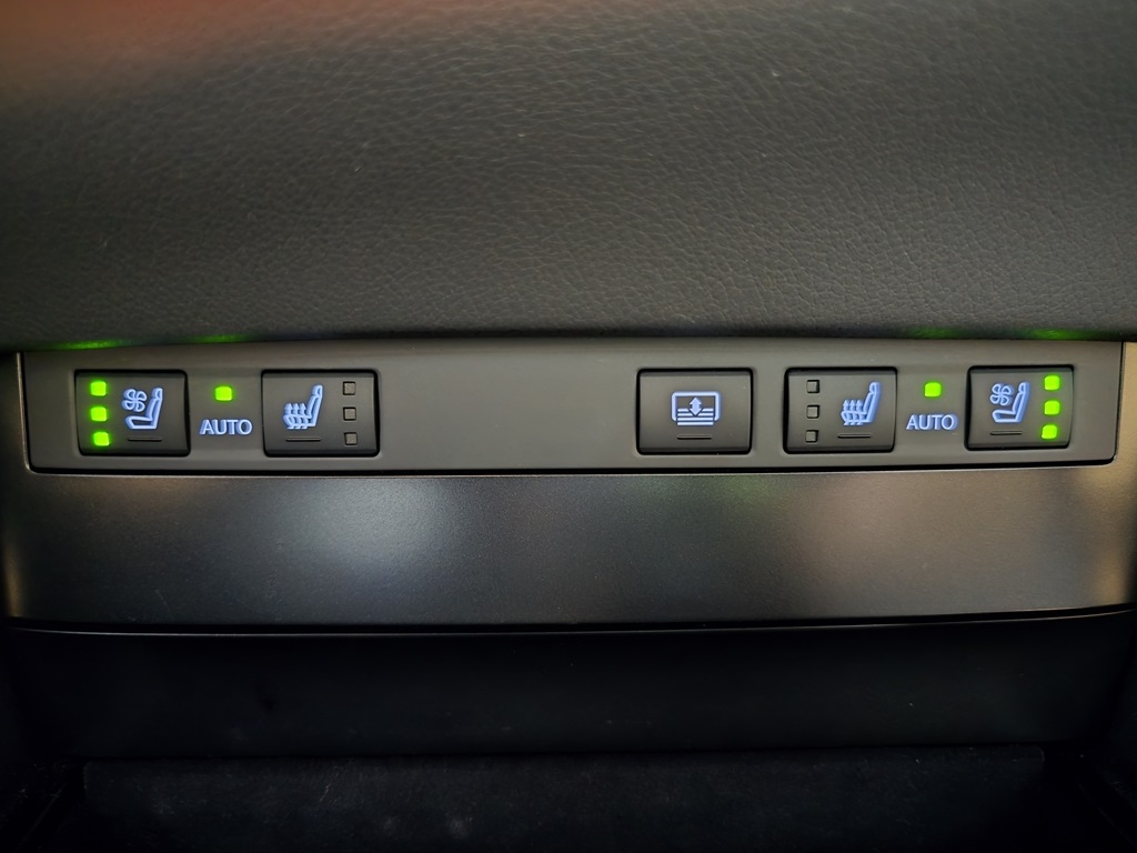 2023 Lexus ES 350 Luxury photo 19